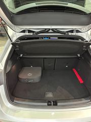 Mercedes-Benz A 250 2021 A250e AMG Line 8G-DCT-thumb-4
