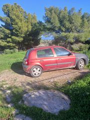 Renault Clio 2004-thumb-1