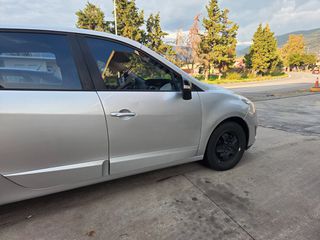Renault Grand Scenic 2011 7 θεσιο-thumb-30