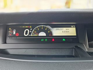 Renault Grand Scenic 2011 7 θεσιο-thumb-8