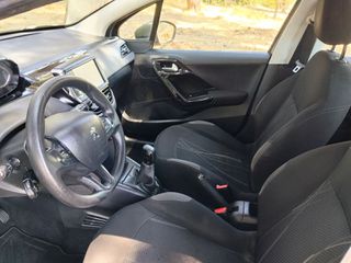 Peugeot 208 2013 1.4 HDI ACCESS-thumb-13