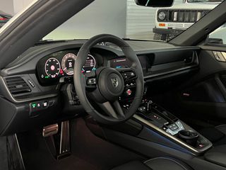 Porsche 911 2026 992.2  Turbo S Cabrio SportDesign Full Option-thumb-25