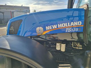 Τρακτέρ New Holland 2007 TS135A-thumb-5