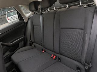 Volkswagen Polo 2021-thumb-6