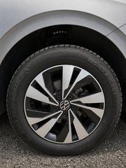 Volkswagen Polo 2021-thumb-8