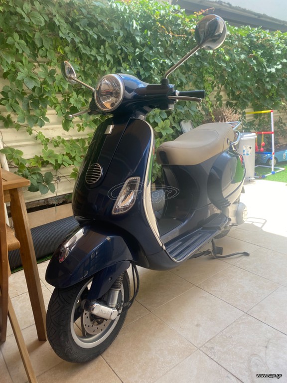 Vespa 150 GL 2011