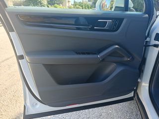 Porsche Cayenne 2020 E- HYBRID-thumb-29