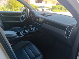 Porsche Cayenne 2020 E- HYBRID-thumb-24