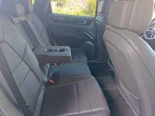 Porsche Cayenne 2020 E- HYBRID-thumb-27