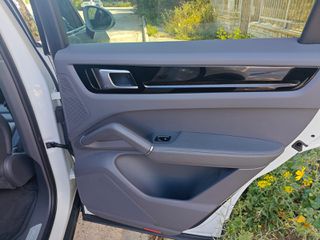Porsche Cayenne 2020 E- HYBRID-thumb-32