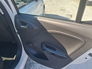 Opel Corsa 2017-thumb-12