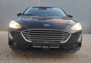 Ford Focus 2019 Titanium-thumb-1