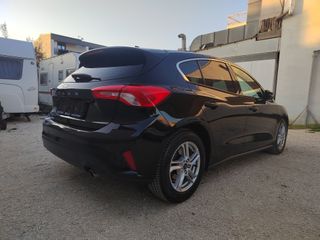Ford Focus 2019 Titanium-thumb-4