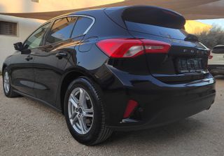 Ford Focus 2019 Titanium-thumb-5