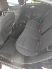 Ford Focus 2019 Titanium-thumb-7