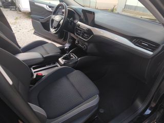 Ford Focus 2019 Titanium-thumb-13