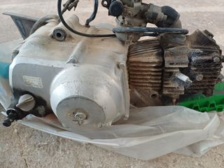 Πωλείται Μοτέρ 72c Honda Chally με καρμπυρατέρ γνήσιο για ανταλλακτικά