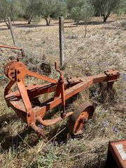 Τρίυνο άροτρο  Belarus Mtz80