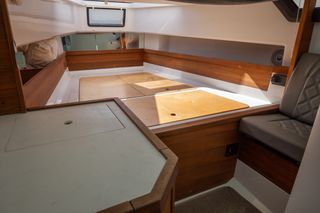 Axopar 2018 37 Sun-Top-thumb-17