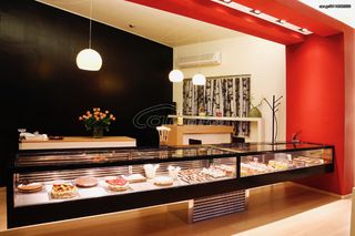 Ψυγείο βιτρίνα ζαχαοπλαστείου 4.50x0.80 - Ειδική κατασκευή - Επένδυση Corian