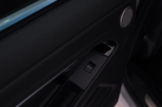 Land Rover Range Rover Evoque 2022 P300E HSE R-DYNAMIC-thumb-59