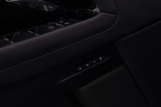 Land Rover Range Rover Evoque 2022 P300E HSE R-DYNAMIC-thumb-46