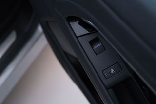 Land Rover Range Rover Evoque 2022 P300E HSE R-DYNAMIC-thumb-53