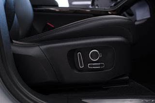Land Rover Range Rover Evoque 2022 P300E HSE R-DYNAMIC-thumb-52