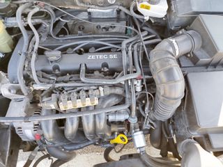 Ford Focus 2004-thumb-13