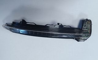 Γνήσιο φλας led δεξί καθρέπτη (RH) Audi TT , TTS ,TTRS (μοντέλα 8S, από το 2014 έως το 2024) και Audi R8 (μοντέλα 4S, από το 2016). Κωδικός Ανταλλακτικού: 8S0.949.102