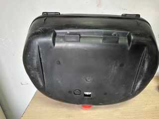 SUZUKI YAMAHA HONDA APRILIA  BAΛΙΤΣΑ ΜΠΑΓΚΑΖΙΕΡΑ GIVI XΩΡΙΣ ΒΑΣΗ-thumb-2