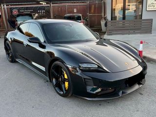 Porsche Taycan 2020 turbo s