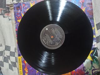 VINULIO U2 ZOOROPA-thumb-1