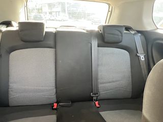 Fiat Punto 2011-thumb-8
