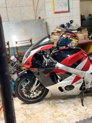 Suzuki GSX-R 750 2004 SRAD