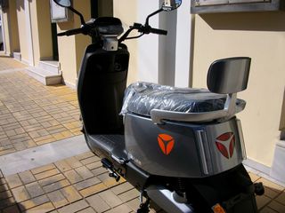 Yadea E8S 2026 ΧΩΡΙΣ ΔΙΠΛΩΜΑ-thumb-2