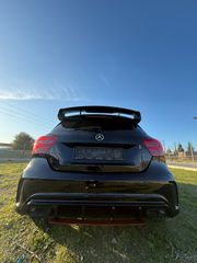 Mercedes-Benz A 180 2017 AMG LINE-thumb-4
