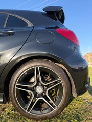 Mercedes-Benz A 180 2017 AMG LINE-thumb-9
