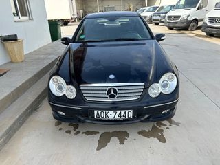 Mercedes-Benz C 220 2005 C 220 CDI Automatic 150HP-thumb-2