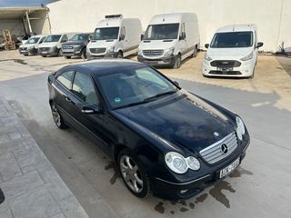 Mercedes-Benz C 220 2005 C 220 CDI Automatic 150HP-thumb-4