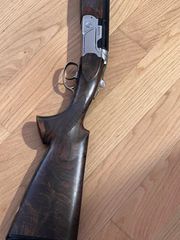 Beretta Super pose 694-thumb-3