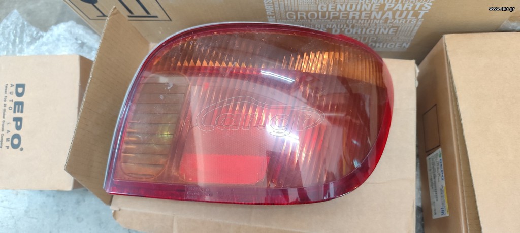 ΦΑΝΑΡΙ ΠΙΣΩ ΔΕΞΙ TOYOTA YARIS 1999-2005