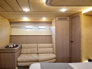 Ferretti 2001 68-thumb-40