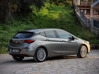 Opel Astra 2018-thumb-1