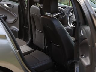 Opel Astra 2018-thumb-10