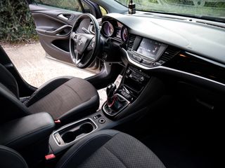 Opel Astra 2018-thumb-13