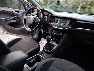 Opel Astra 2018-thumb-14