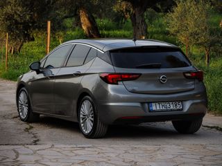 Opel Astra 2018-thumb-2