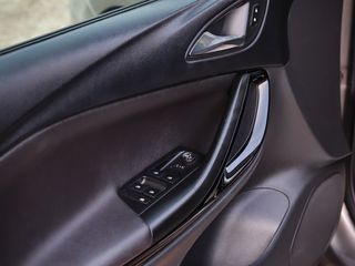 Opel Astra 2018-thumb-18