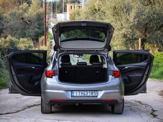 Opel Astra 2018-thumb-26